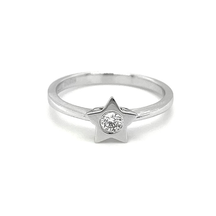 18K White Gold Star style Ring Set with Diamond