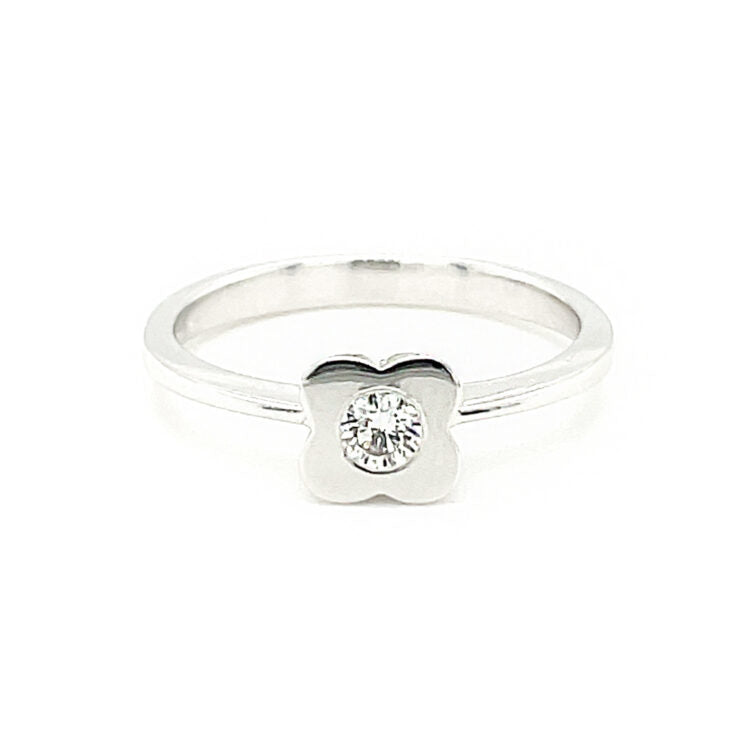 18K White Gold Flower Style Ring Set with Diamond