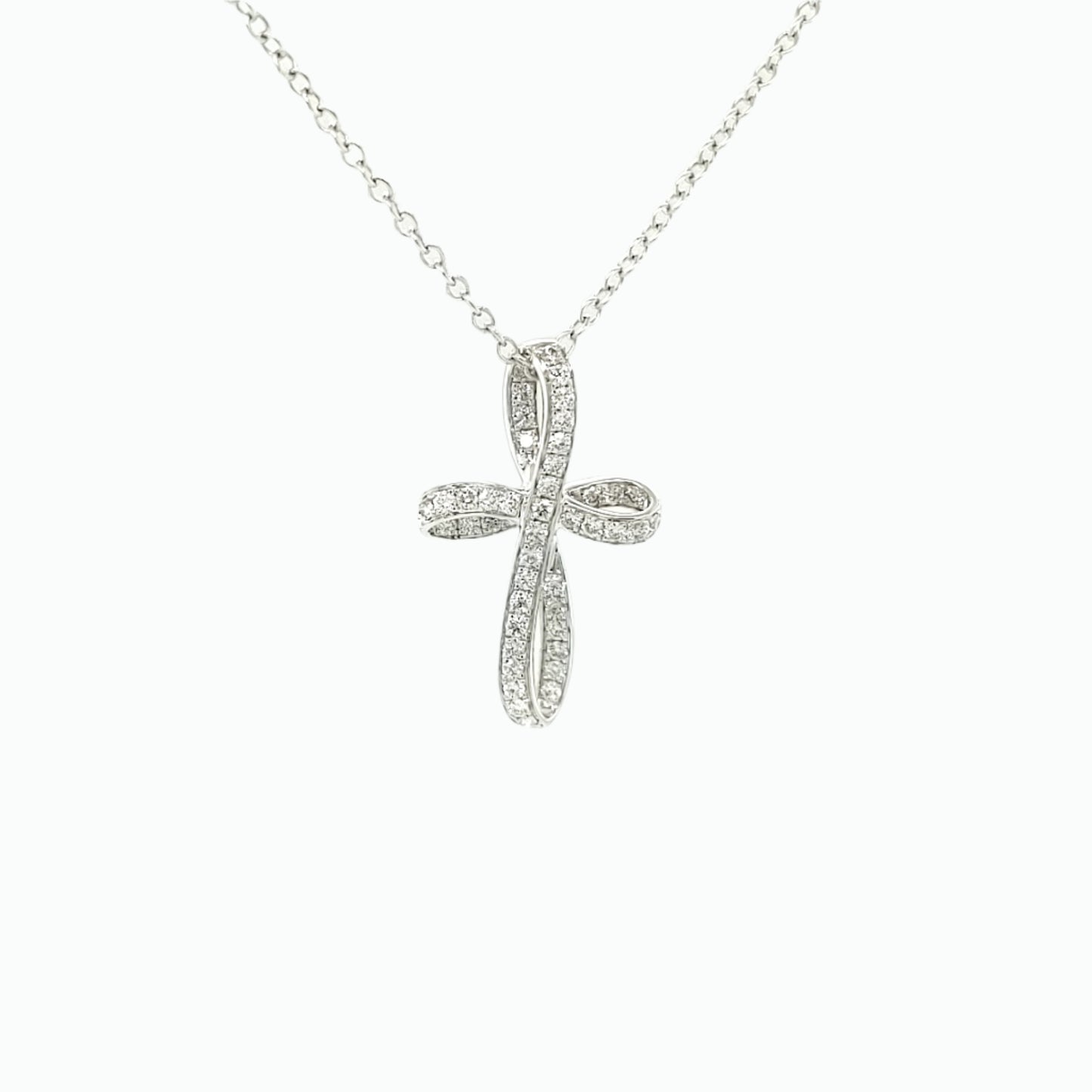 18K White Gold Cross Design Pendant Set with Diamond