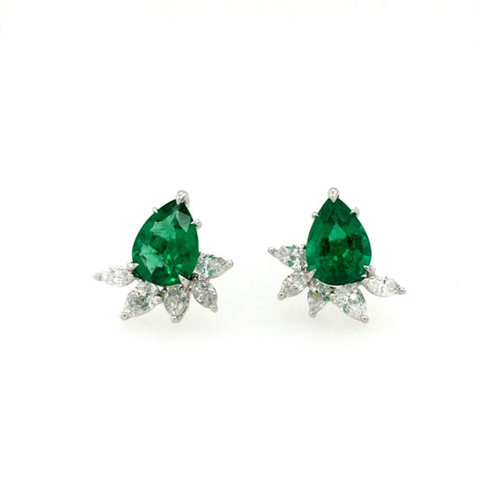 18K White Gold Vintage Design Earrings Set With Pear Shape Green Emerald & Round Brilliant Cut Diamond