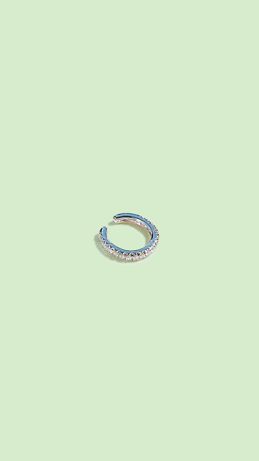 18K White Gold Diamond Earcuff